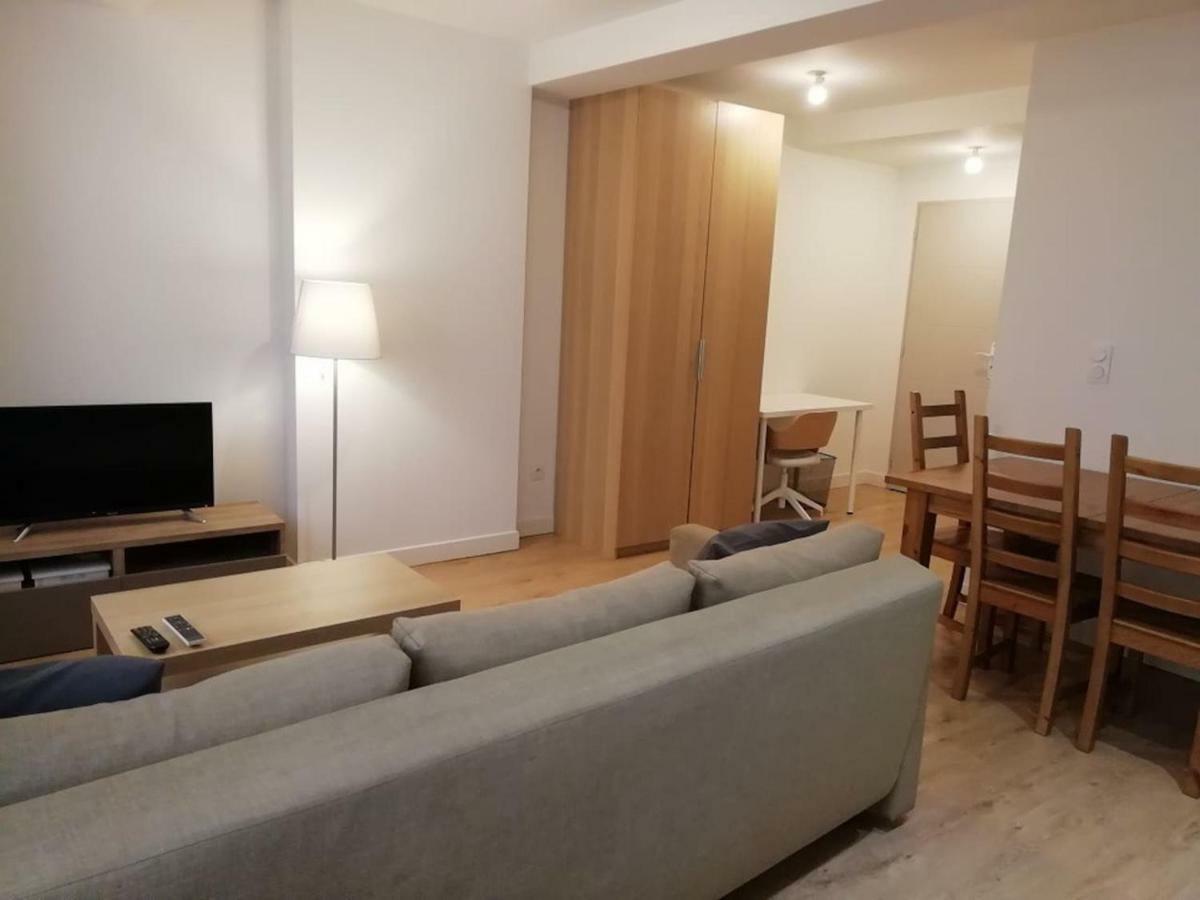 Charmant T2 Dans Le Vieux Centre De La Valette Du Var Apartment Luaran gambar