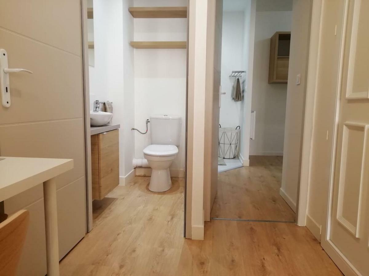 Charmant T2 Dans Le Vieux Centre De La Valette Du Var Apartment Luaran gambar